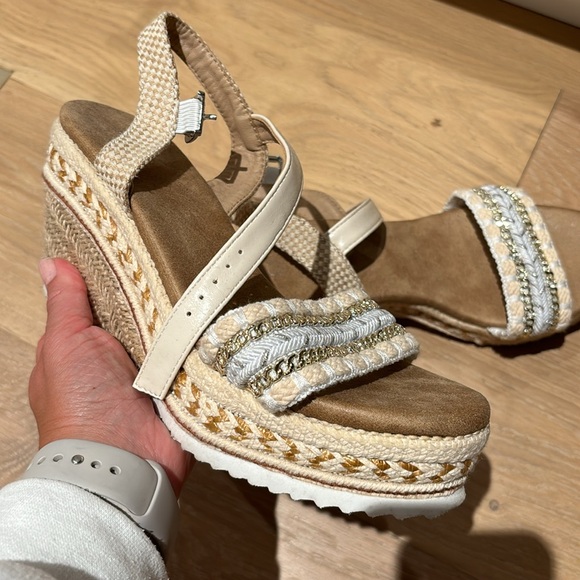 Wedge sandals - Picture 2 of 3